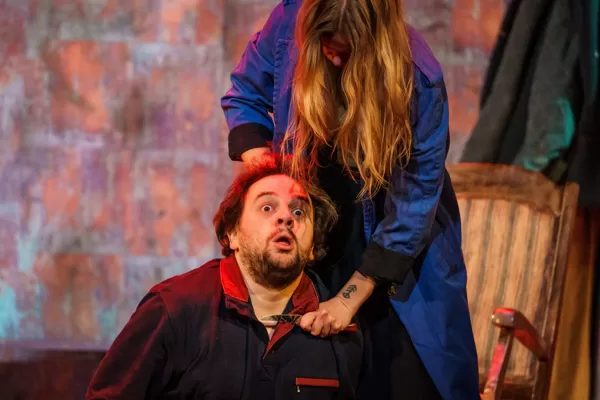“Üksildane lääs” (Kuressaare Teater) Foto - Kalev Lilleorg 