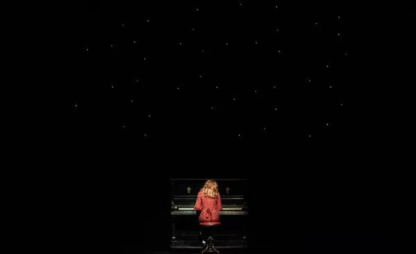 “Unistus” (Kuressaare Teater) Foto - Meriliis Metsamäe